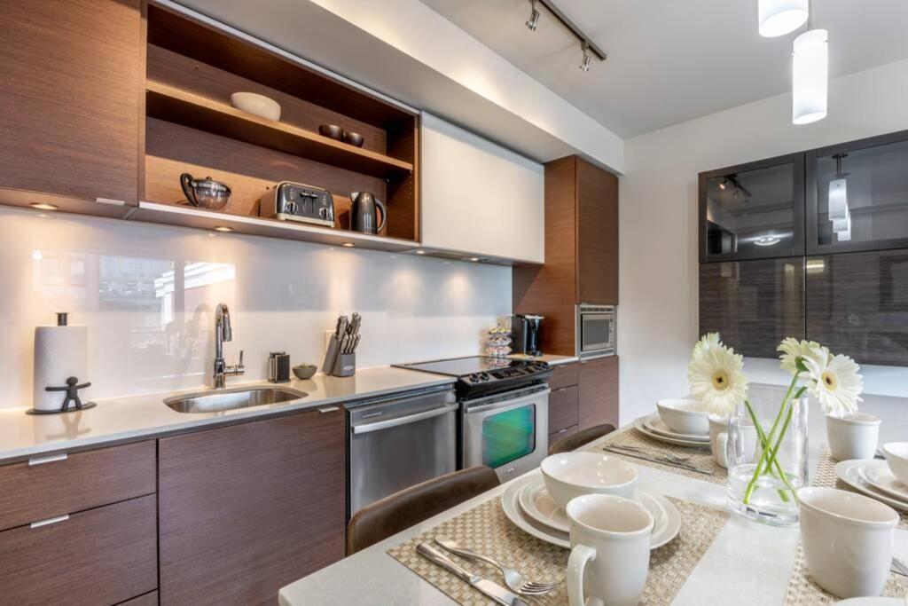 Clean 3Rd Floor Executive 1 Bedroom Apt In Old Town China Town Victoria Ngoại thất bức ảnh